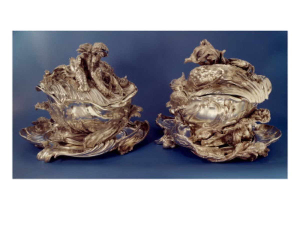 Pair of soup tureens
