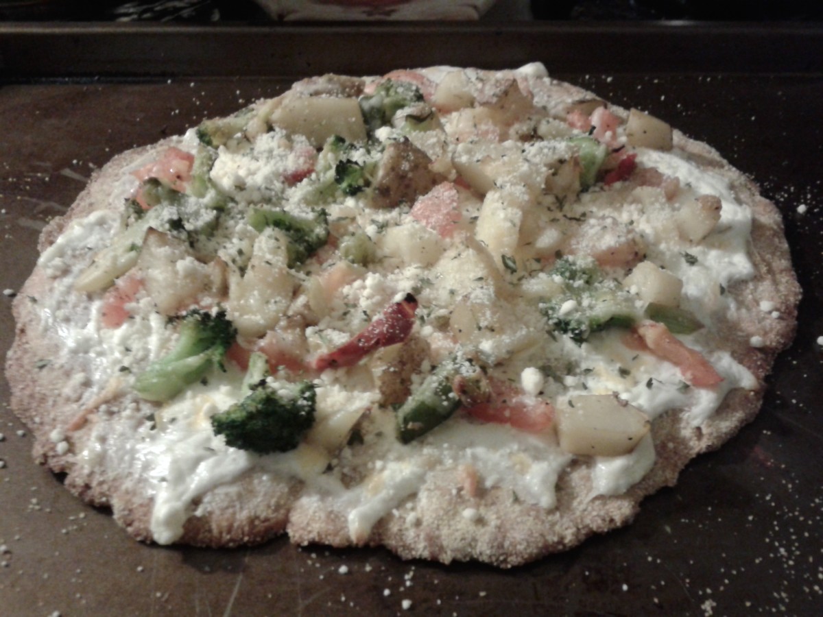 White pizza with potatoes and veggies