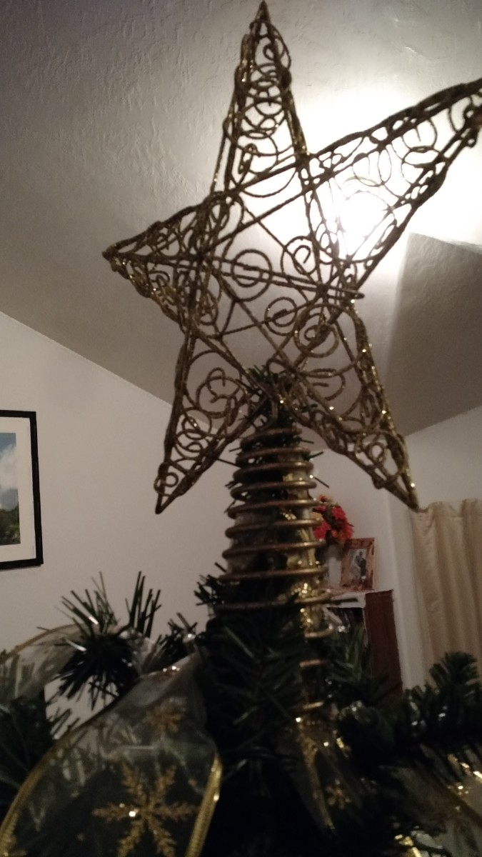 DIY Ribbon Tree for Christmas Holidappy