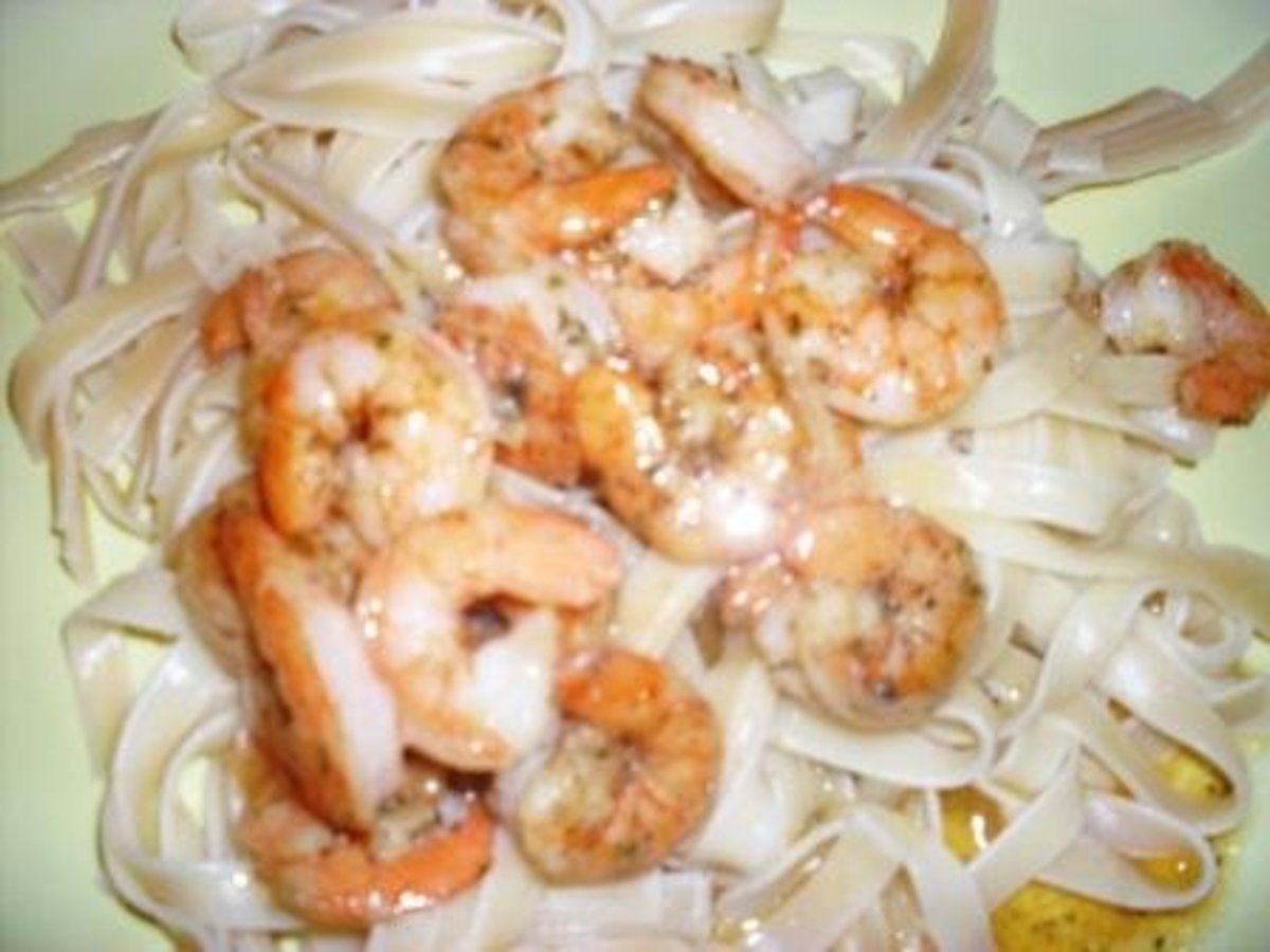 Recipe for How to Make the Best Shrimp Fettuccine With Garlic Butter Sauce : adding the shrimp atop the pasta