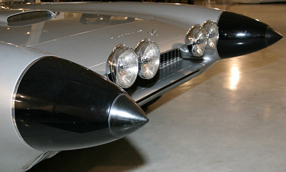the-jet-age-car-1959-cadillac-cyclone