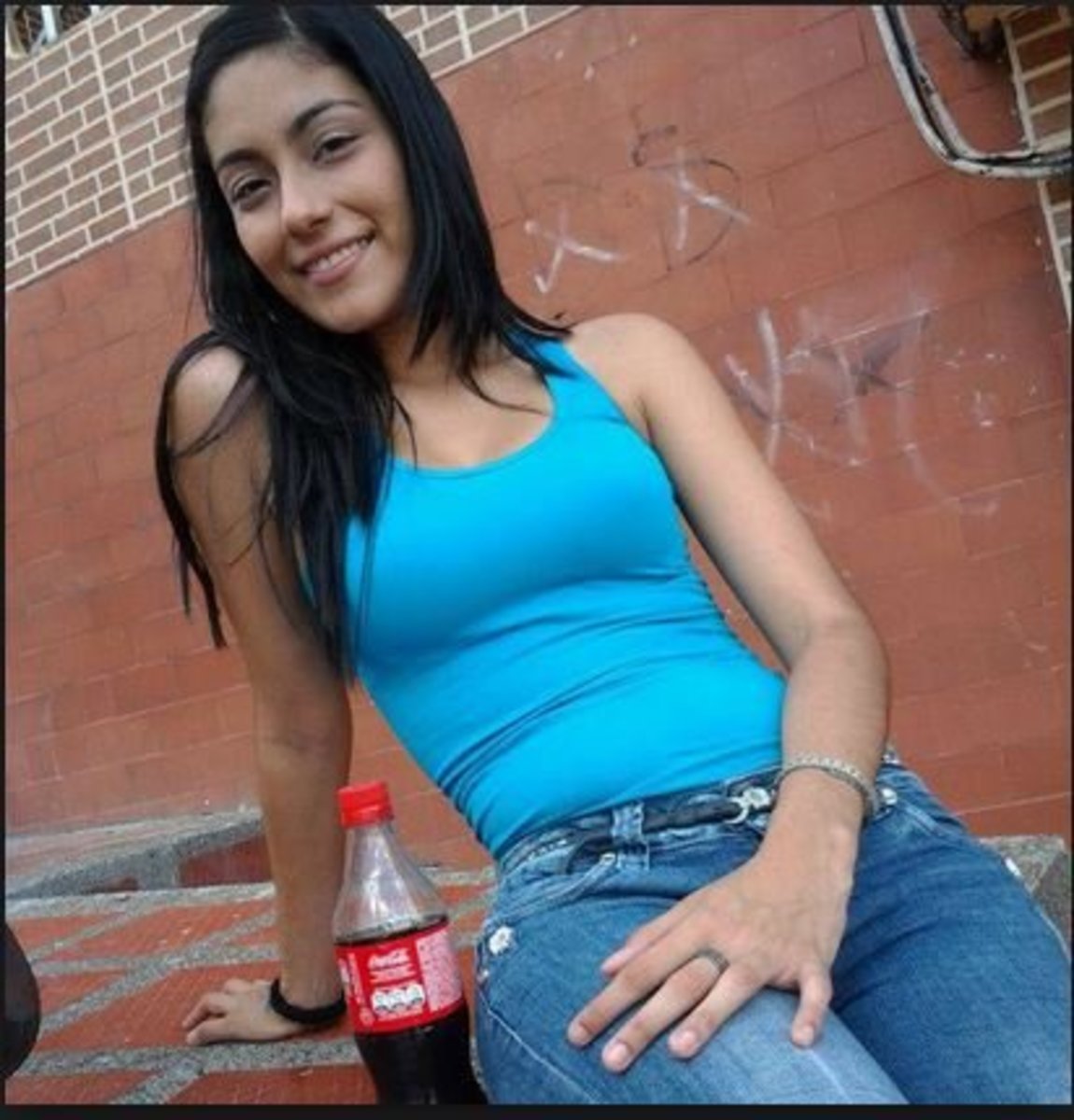 This is it, the average colombian girl. 