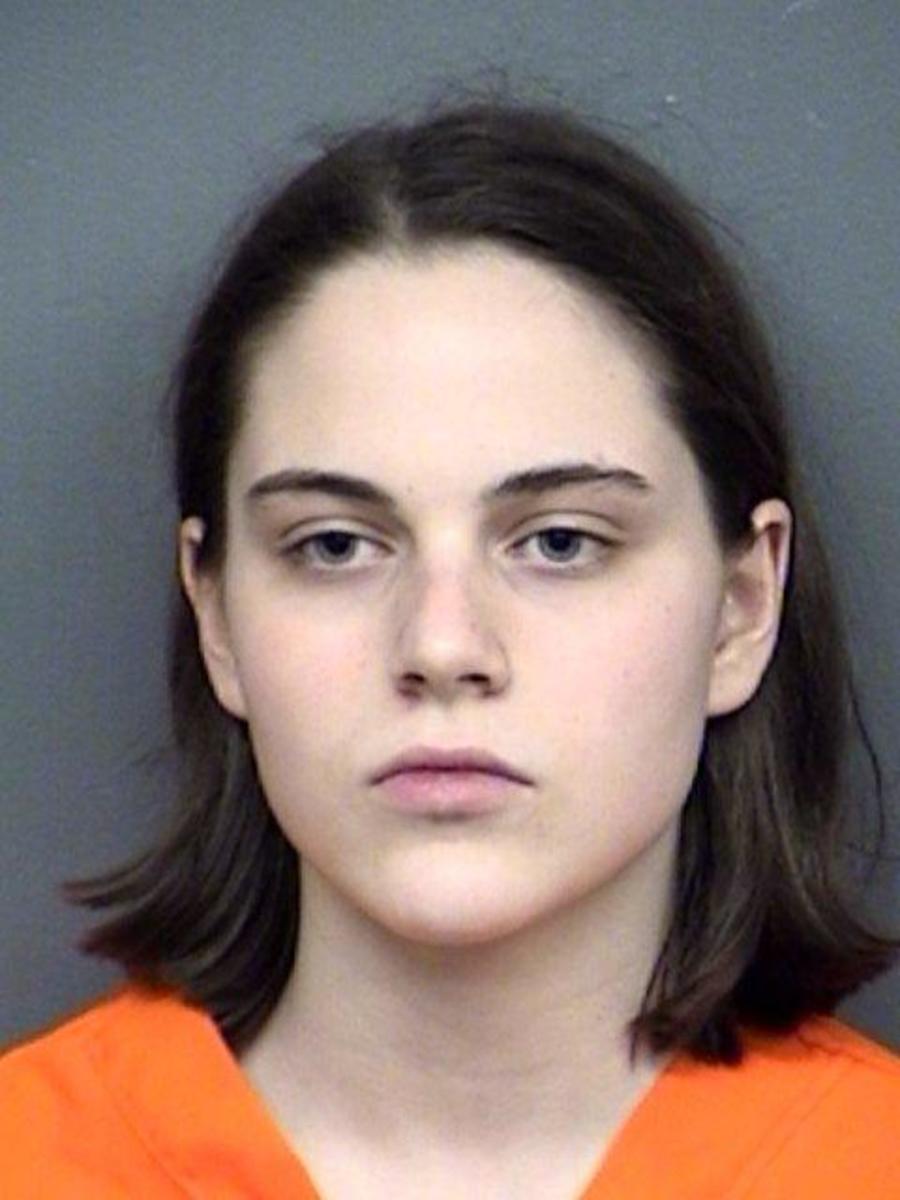 Mugshot of Amanda Pittman after her arrest for 3 charges of capital murder.