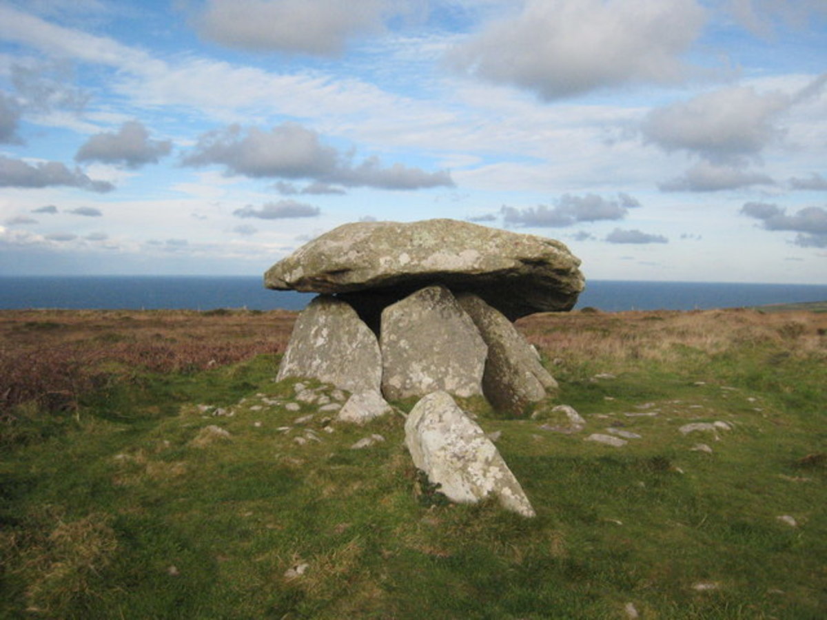 Chûn Quoit, meaning "the house on the downs", derived from the Cornish Chy-an-Woon is a feature of Woon Gumpus Common.