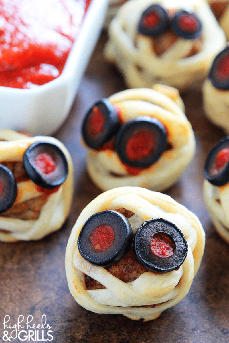 These mini meatloaf mummies are almost too cute to eat!