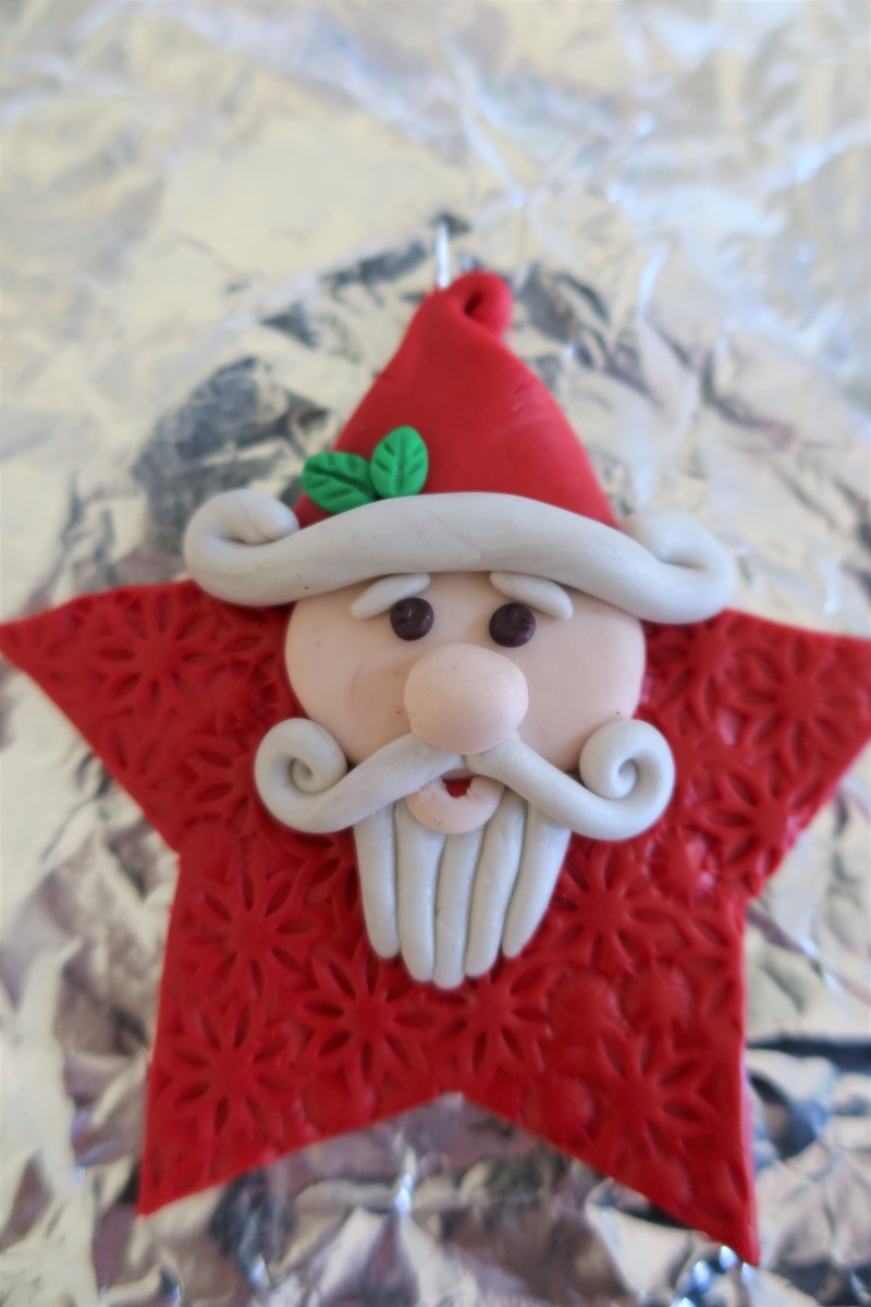 diy-christmas-craft-how-to-make-a-star-shaped-santa-tree-ornament
