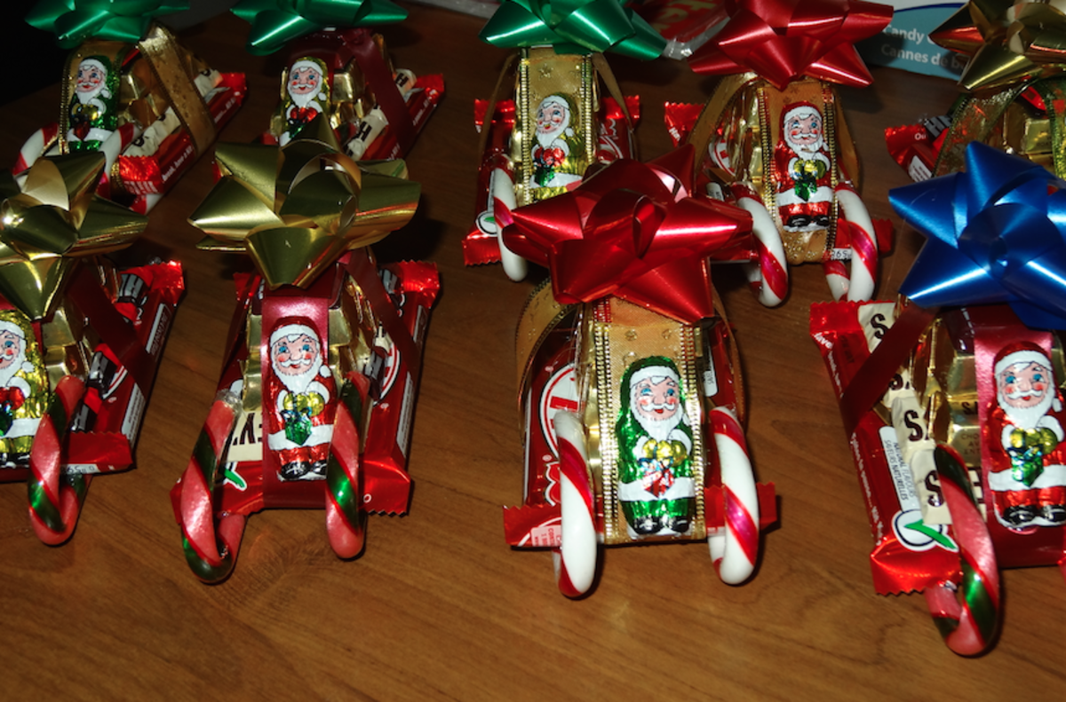 This is my fleet of completed candy-cane Santa sleds. 