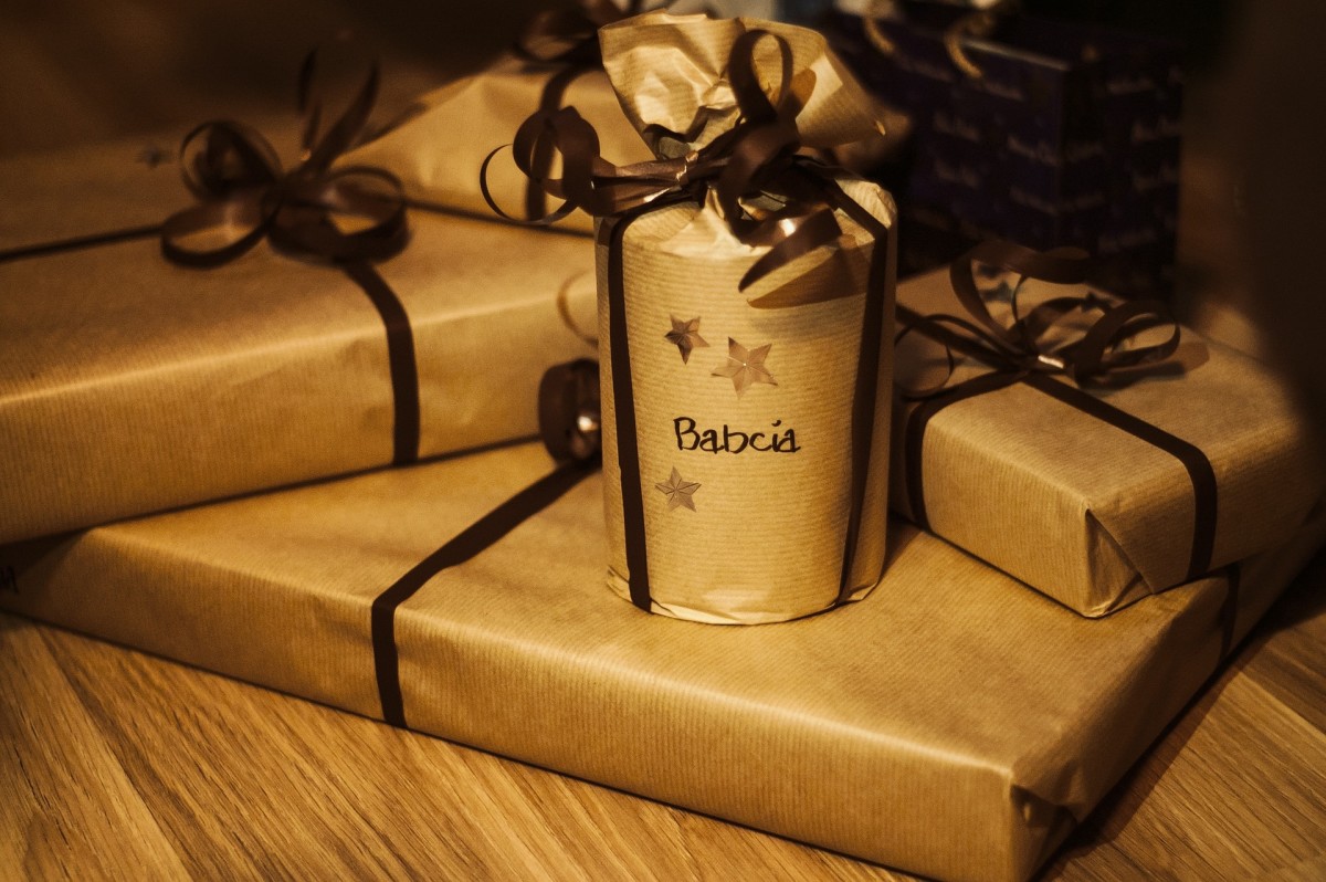 Brown paper—turned into pretty gift wrap. 