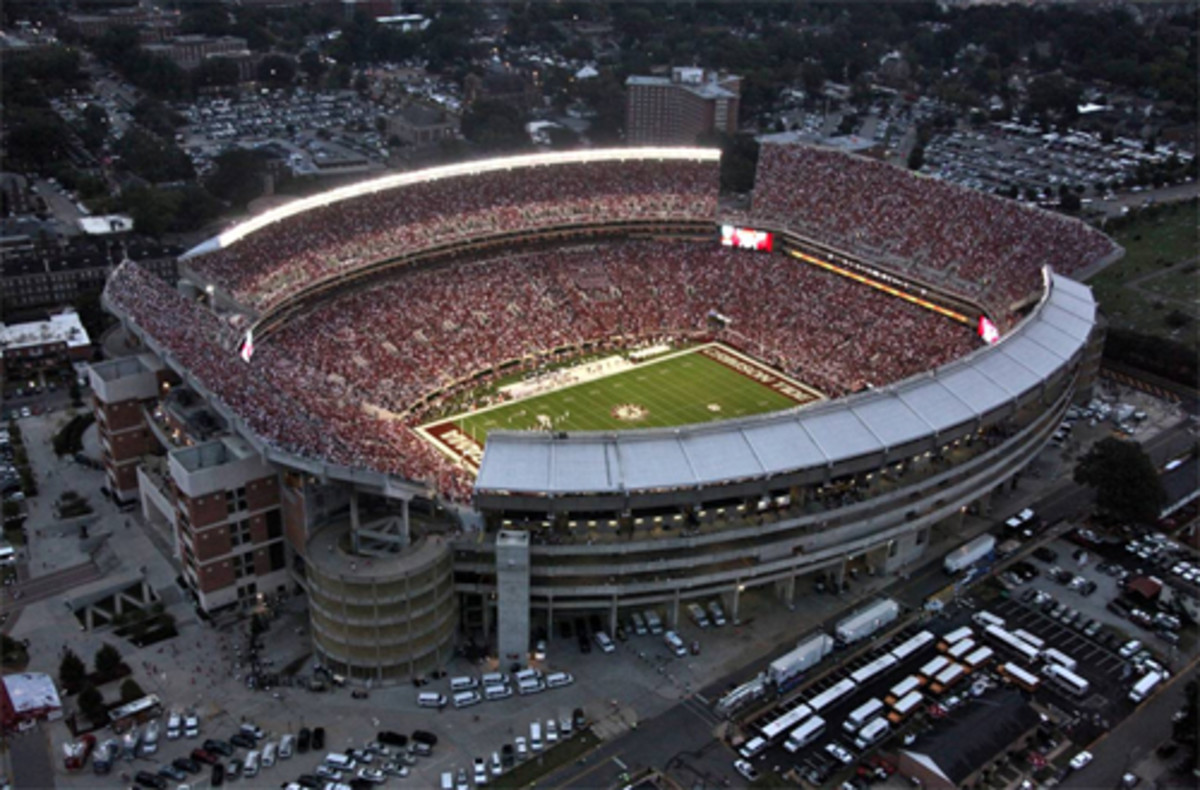 top-10-college-football-stadiums