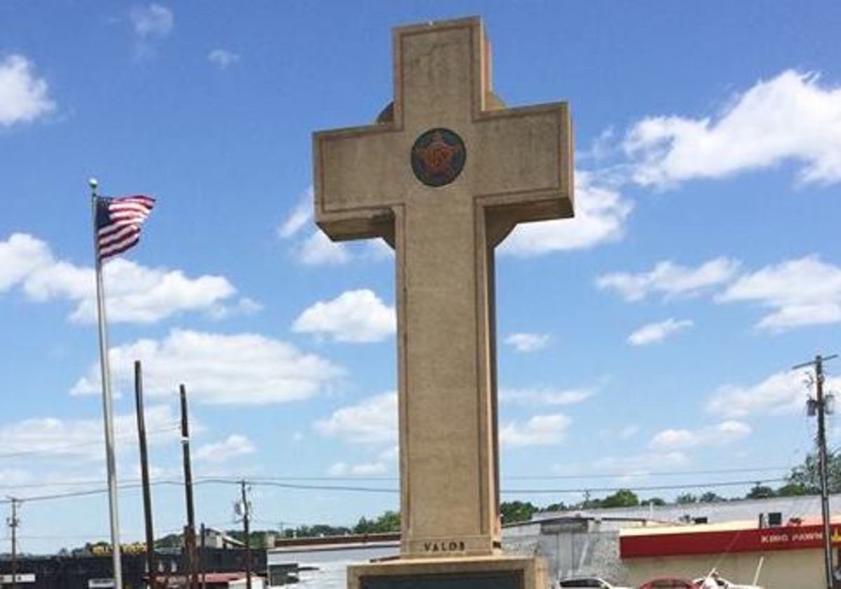 Destroying by Distorting & Erasing the History of the United States of