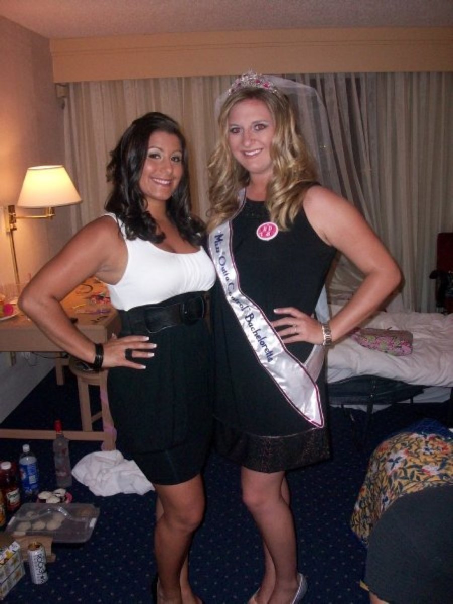 Maid of Honor and Bride :)