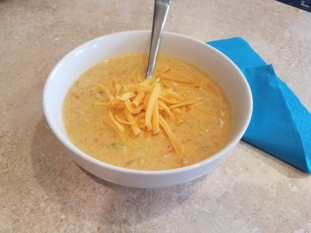 homemade-clean-eating-broccoli-and-cheese-soup