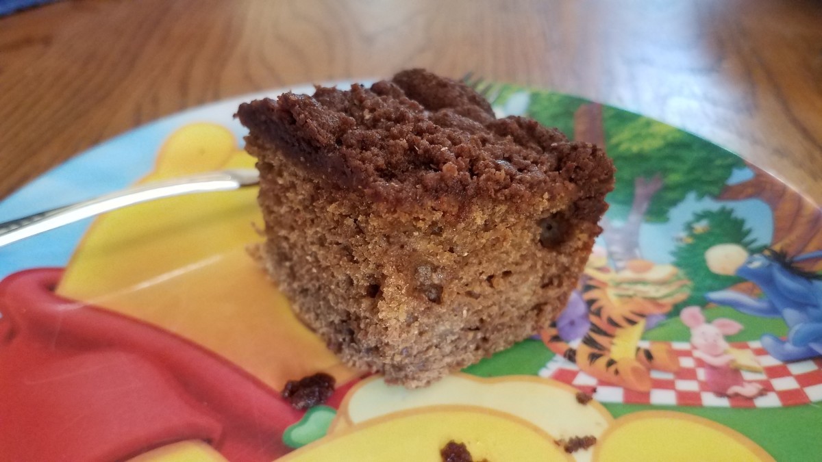 Rich and Fluffy Pumpkin Coffee Cake for the Fall Season