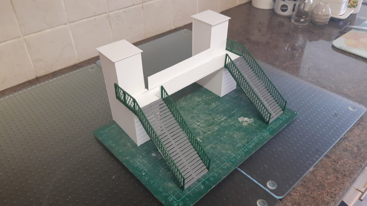 How to Build a Model Modern Footbridge in OO Gauge HobbyLark