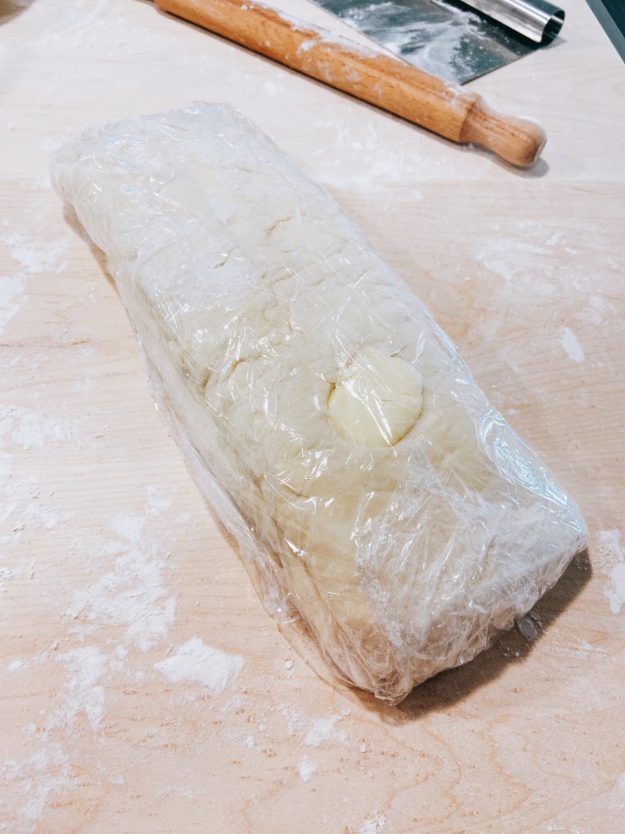 Wrap the dough with cling wrap and chill in the fridge for 2 hours. 
