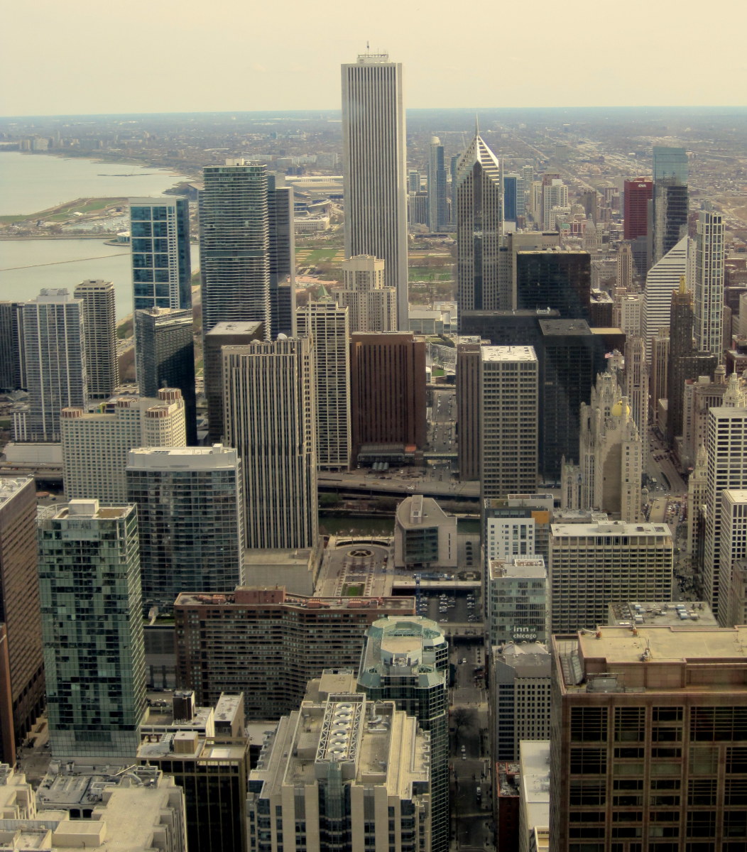 john-hancock-soars-94-floors-chicago-il