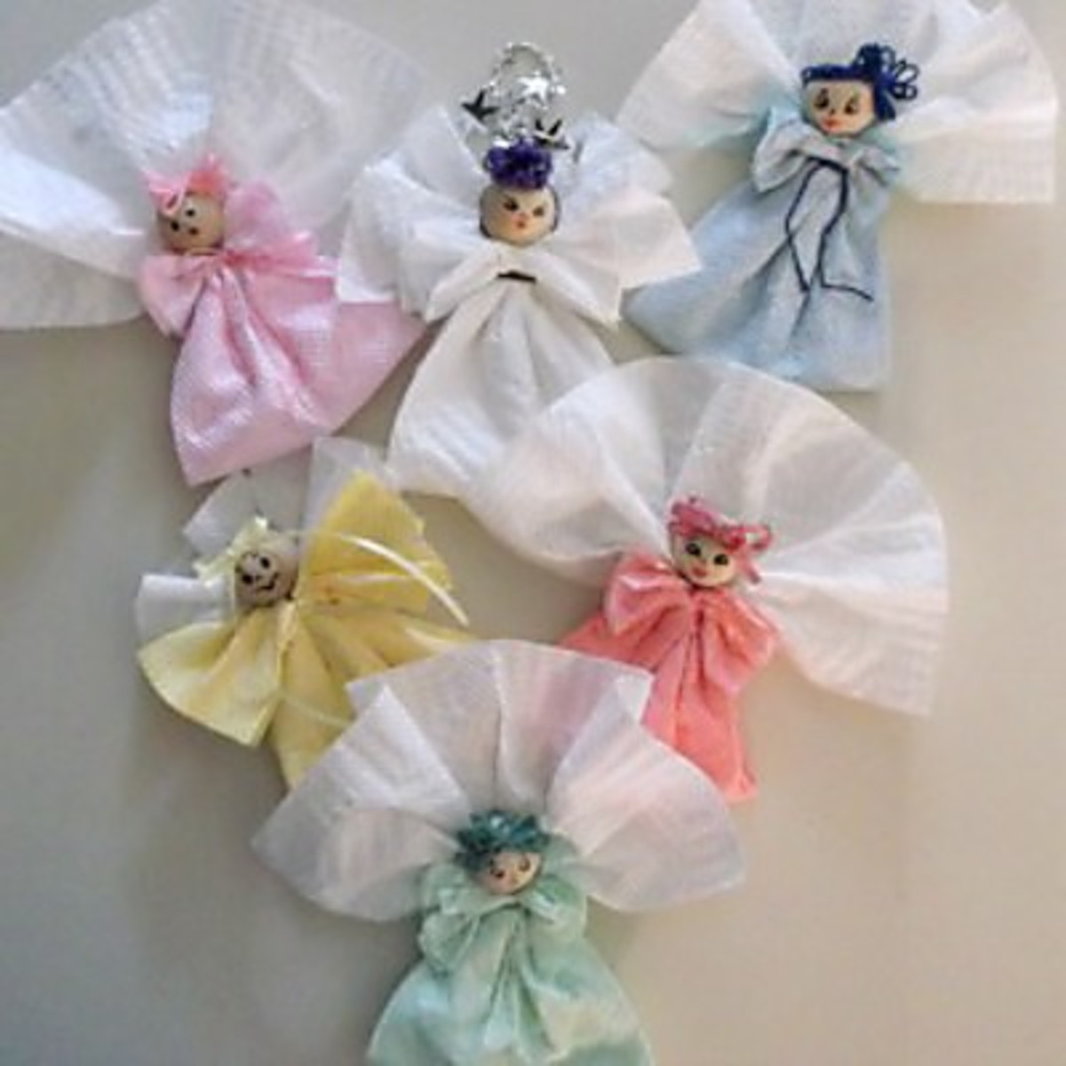 make-doll-ornaments-using-paper-towels