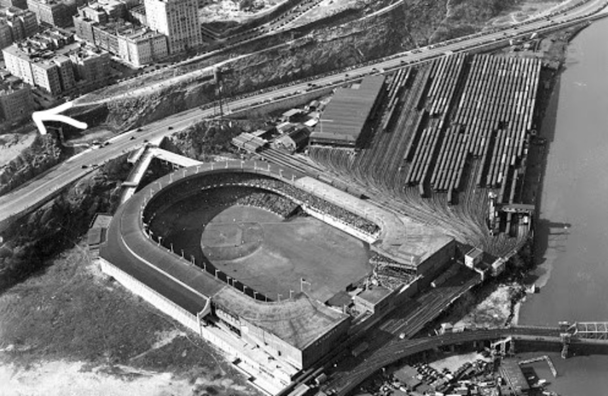 The Polo Grounds.  515 Edgecombe avenue can be seen upper left. 