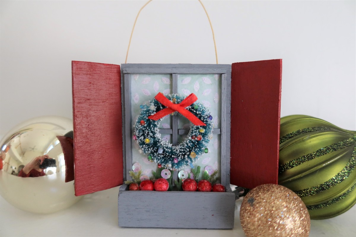diy-christmas-craft-how-to-make-a-miniature-winter-window-tree-ornament
