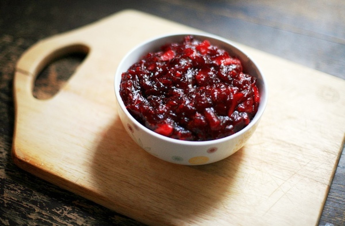 Deliciously Easy Homemade Cranberry Sauce