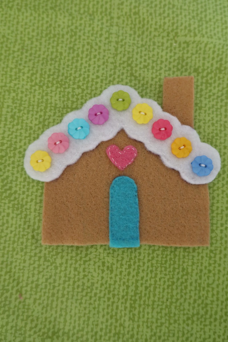 diy-christmas-craft-felt-and-button-gingerbread-house-tree-ornament