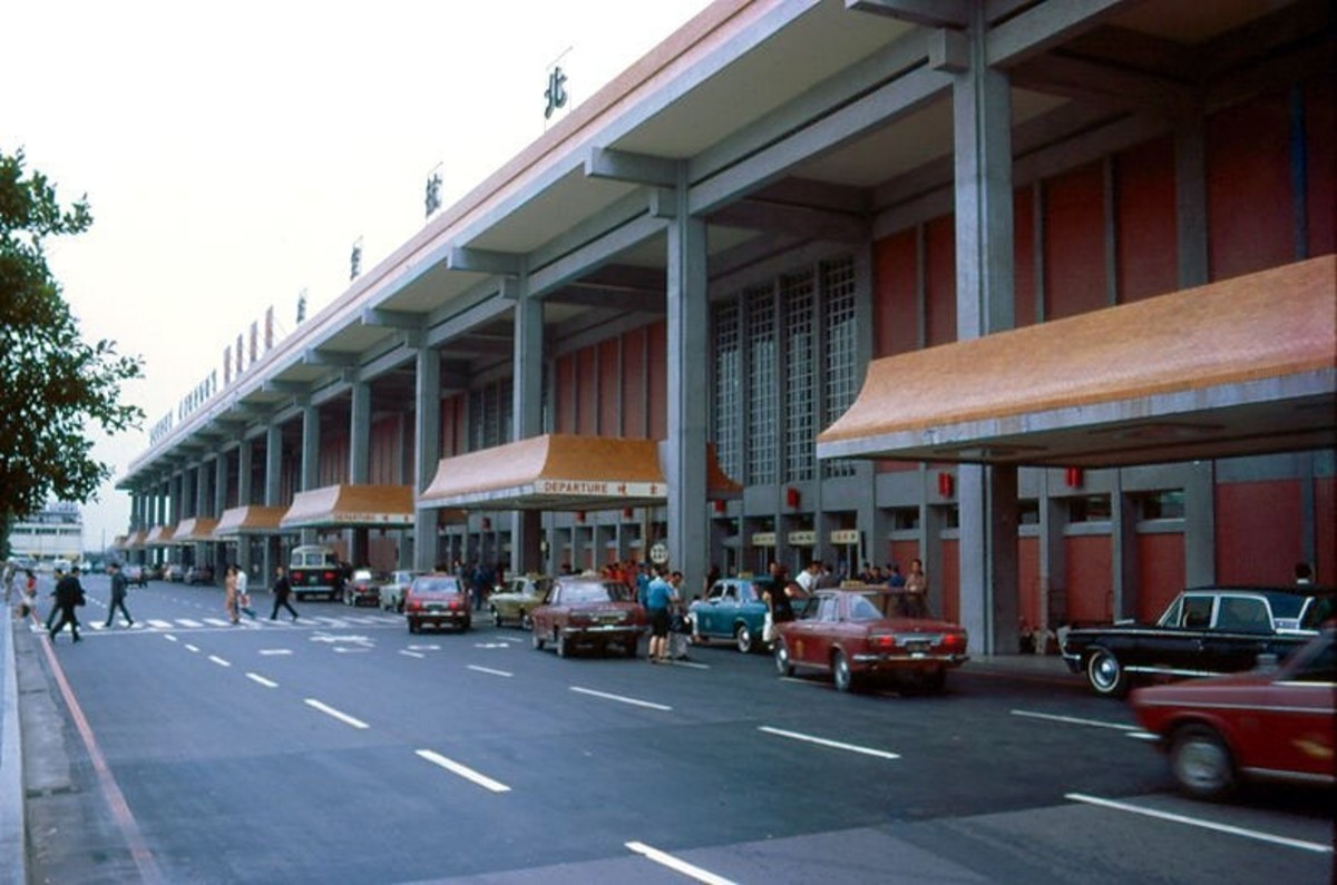 Front of Taipei Songshan International Airport in 1973