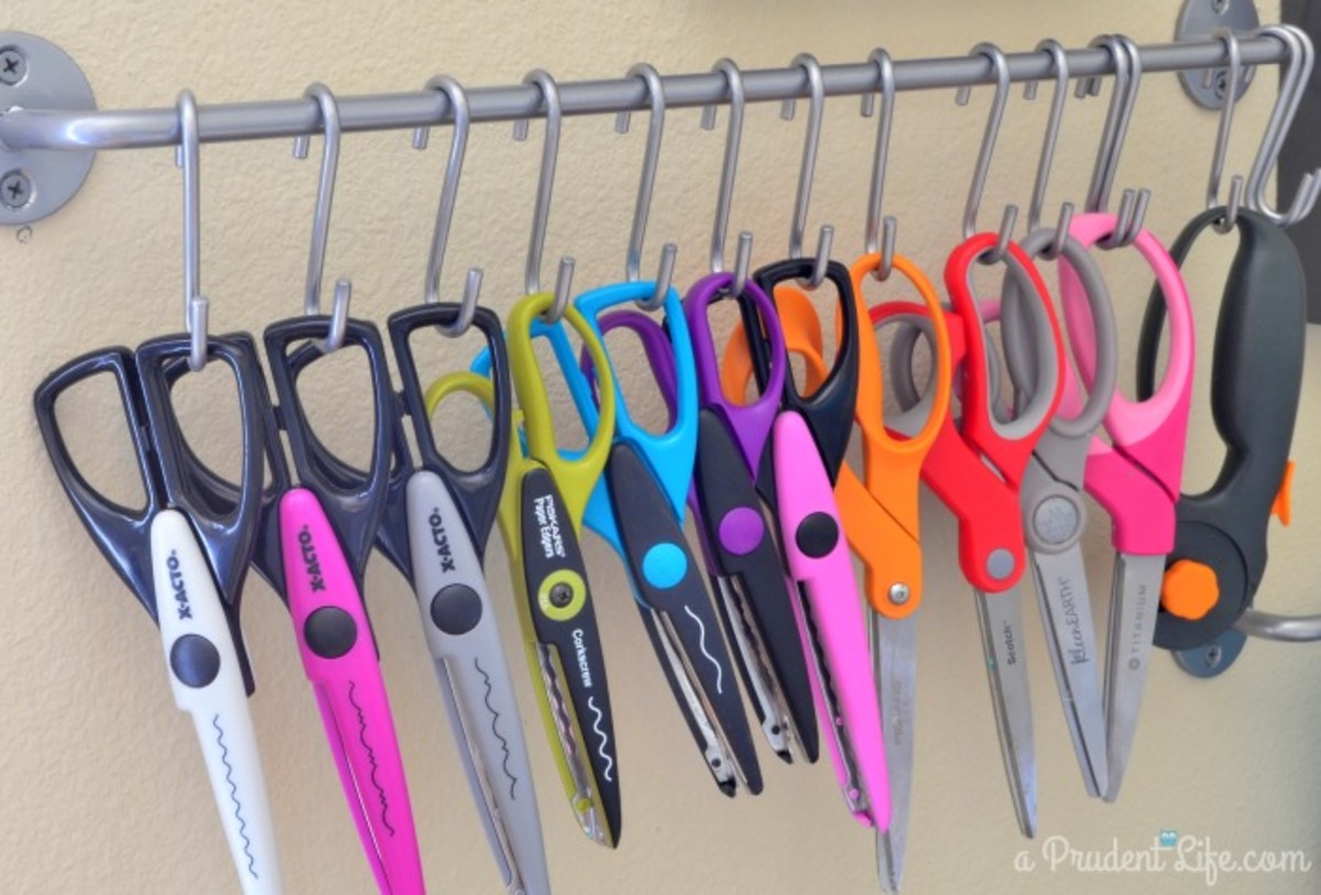 Simple storage idea for decorative scissors
