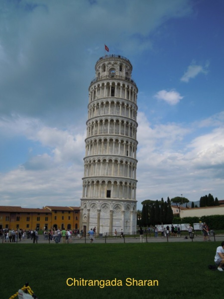 The Leaning tower of Pisa, Italy 