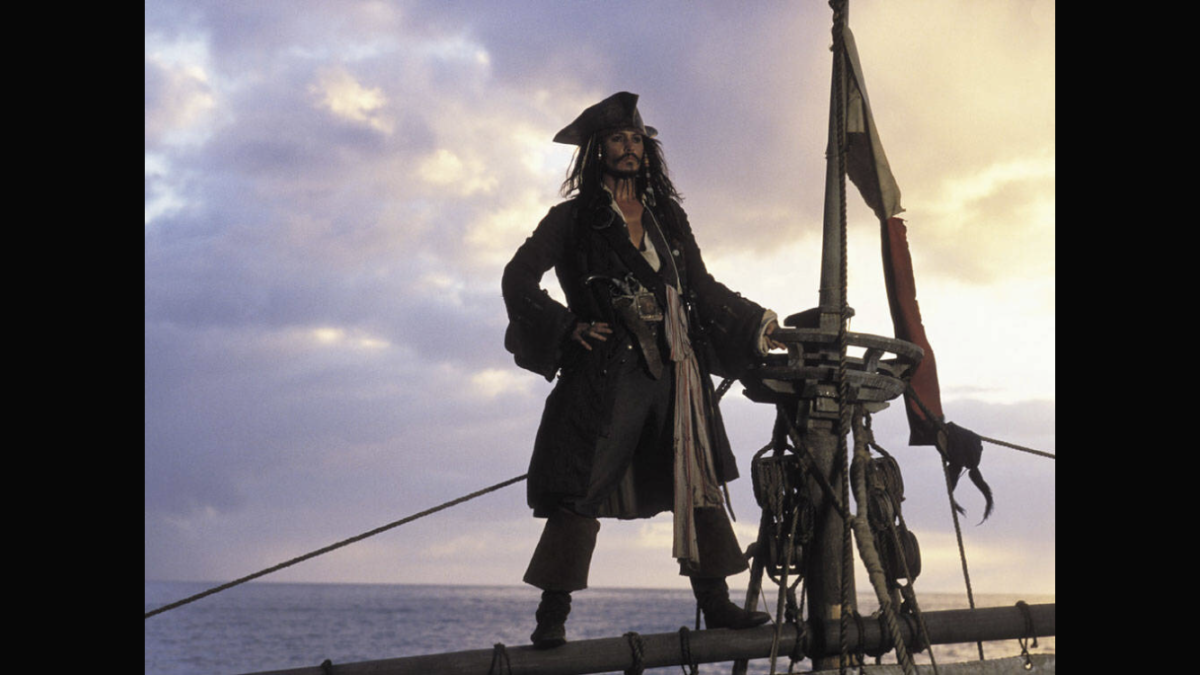 vault-movie-review-pirates-of-the-caribbean-the-curse-of-the-black-pearl