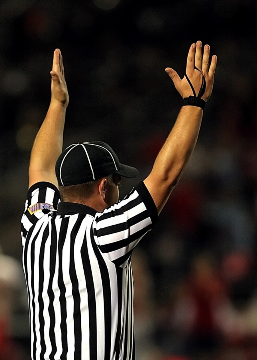 got-what-it-takes-to-become-a-nfl-referee
