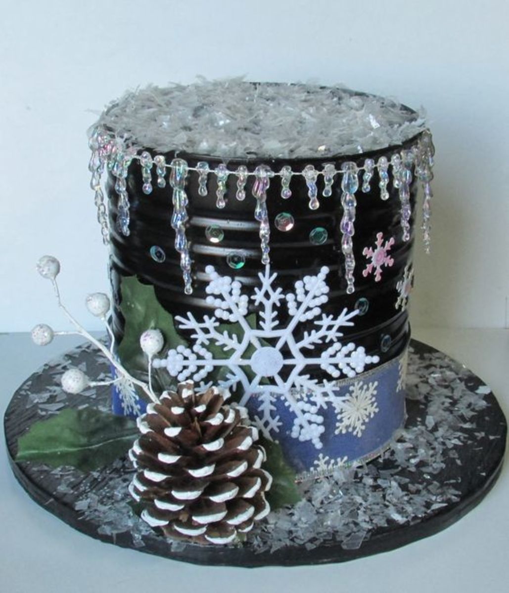 how-to-make-a-snowmans-hat-centerpiece-using-a-recycled-can-and-plate