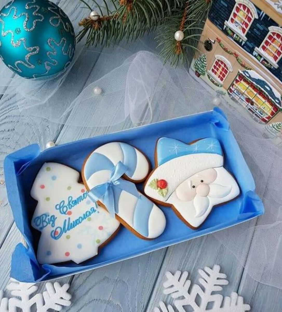 Festive winter cookies