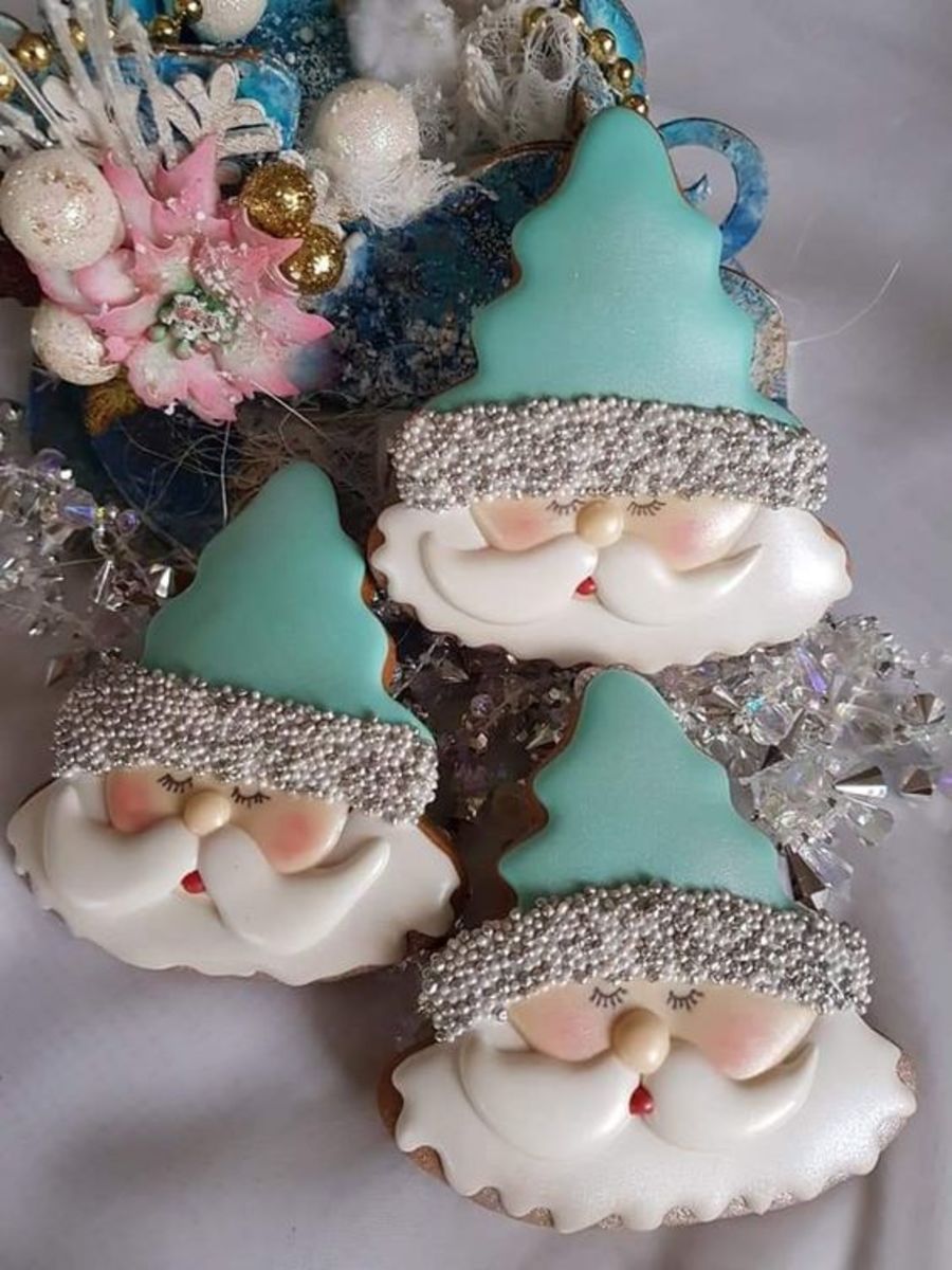 Adorable Christmas gnome cookie idea