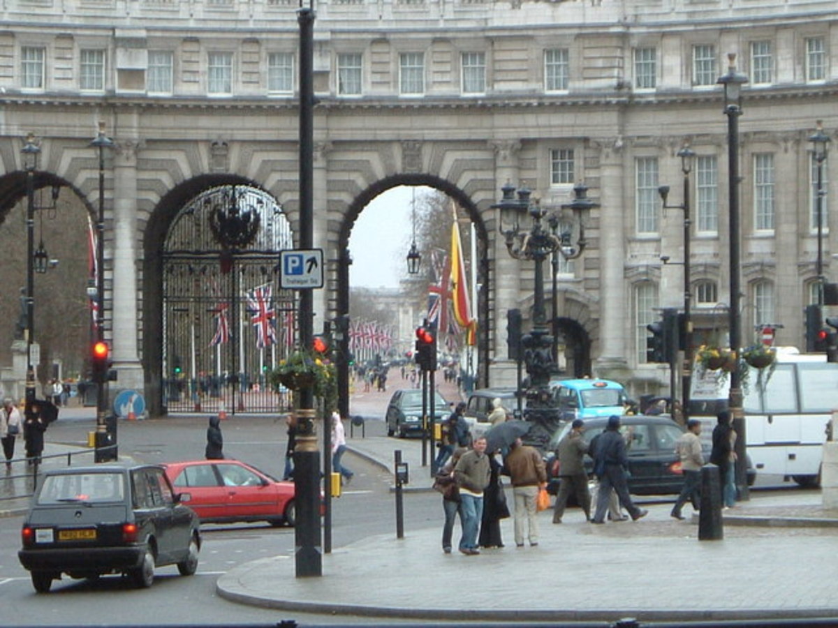 Admiralty Arch looking down The Mall
