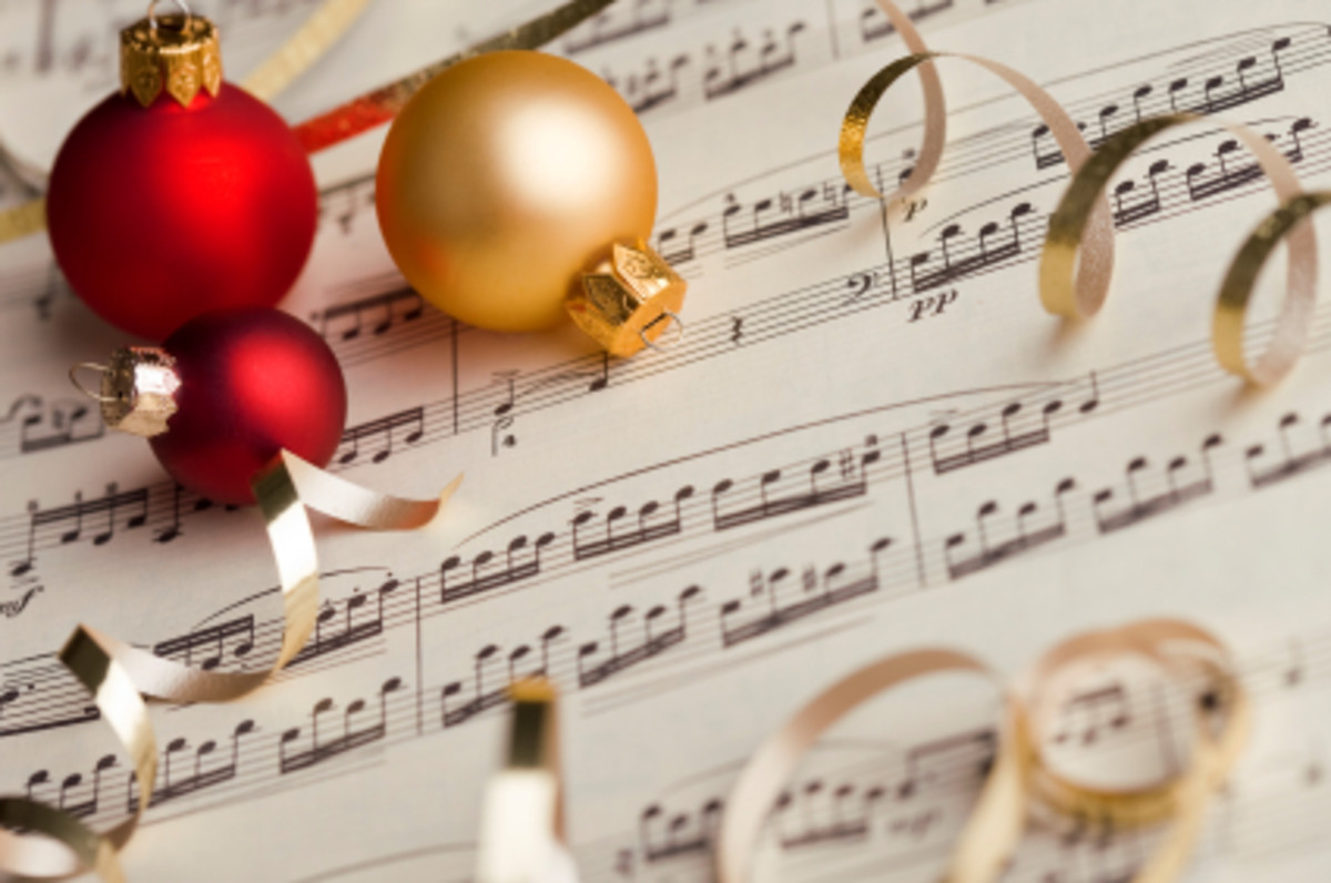 Top 10 Classic Christmas Songs: Christmas Music that Everyone Enjoys!