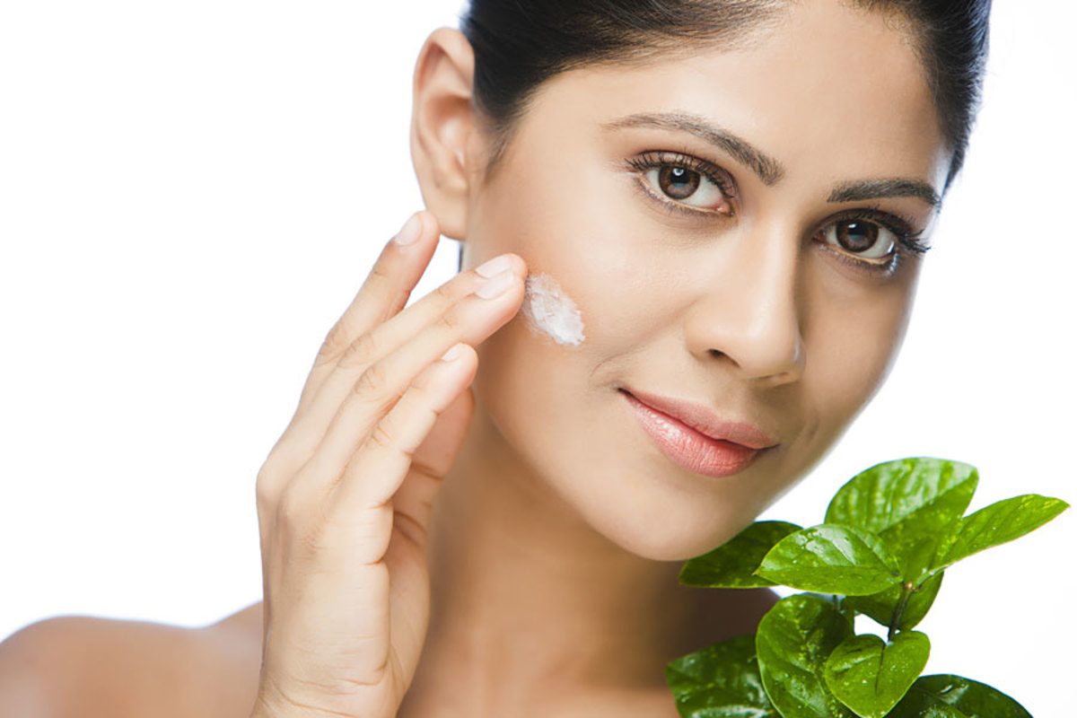 What Is the Difference Between Skin Moisturization and Hydration