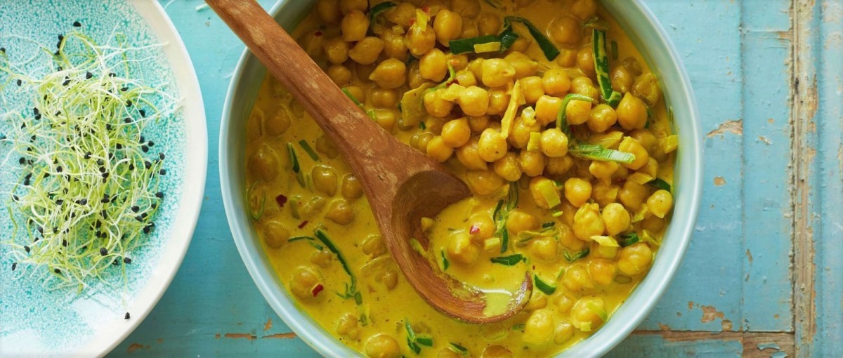 yellow-chickpea-curry