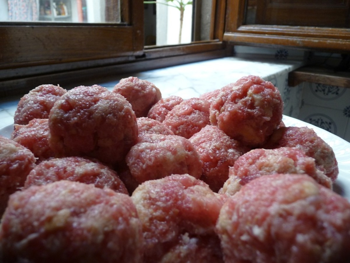 mammas-meatballs-homemade-sauce