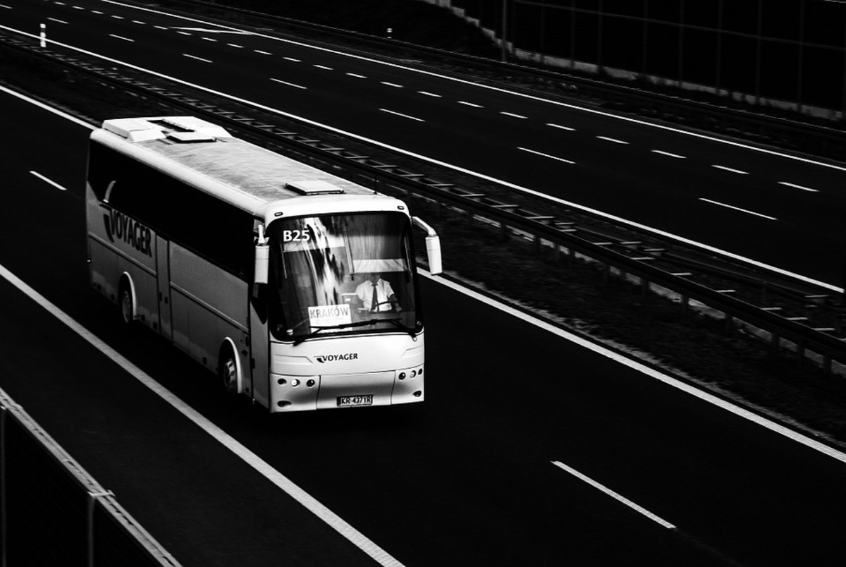 Airport shuttle bus