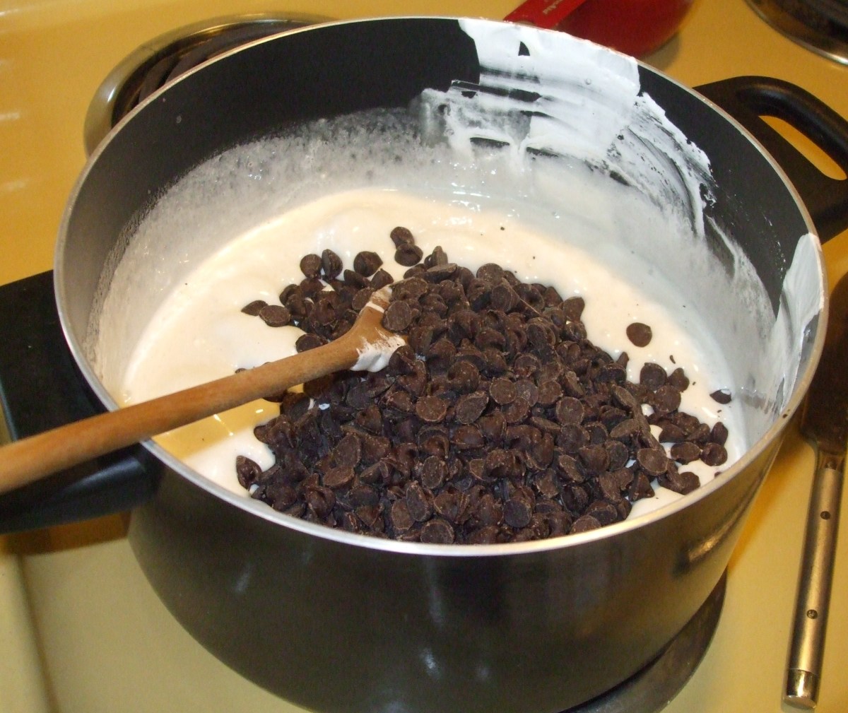 Easy Chocolate Walnut Fudge Recipe