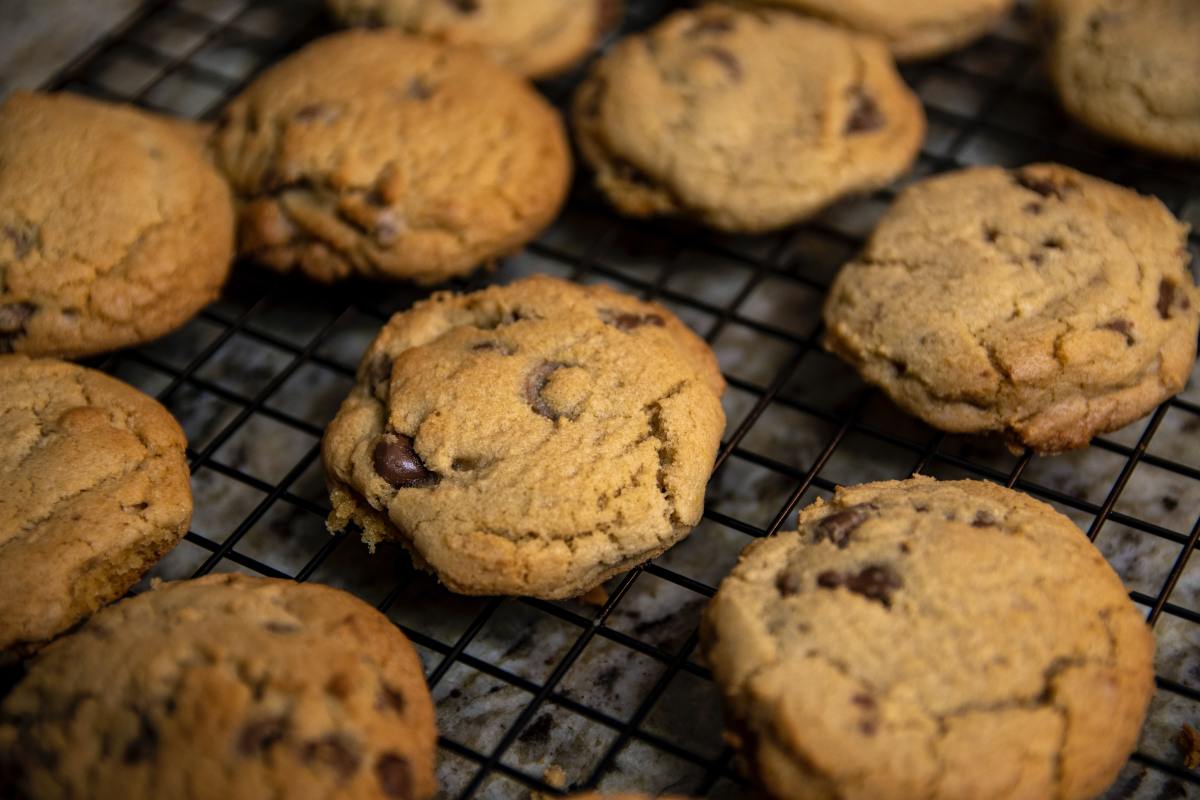 Bake With a Scale to Make Cookies, Cakes, and Breads With More Consistency  and Less Mess