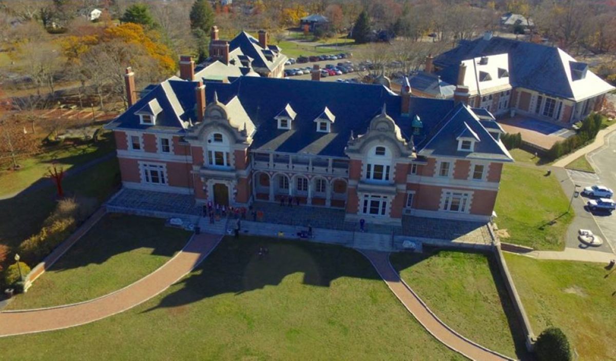 What will of what was the Dowling College campus in Oakdale if