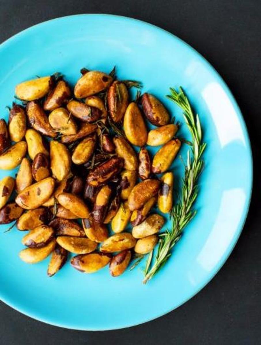 Spicy rosemary roasted Brazil nuts
