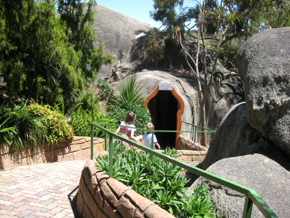 A tunnel in The Cave - where Aladdin and Sinbad can be found.