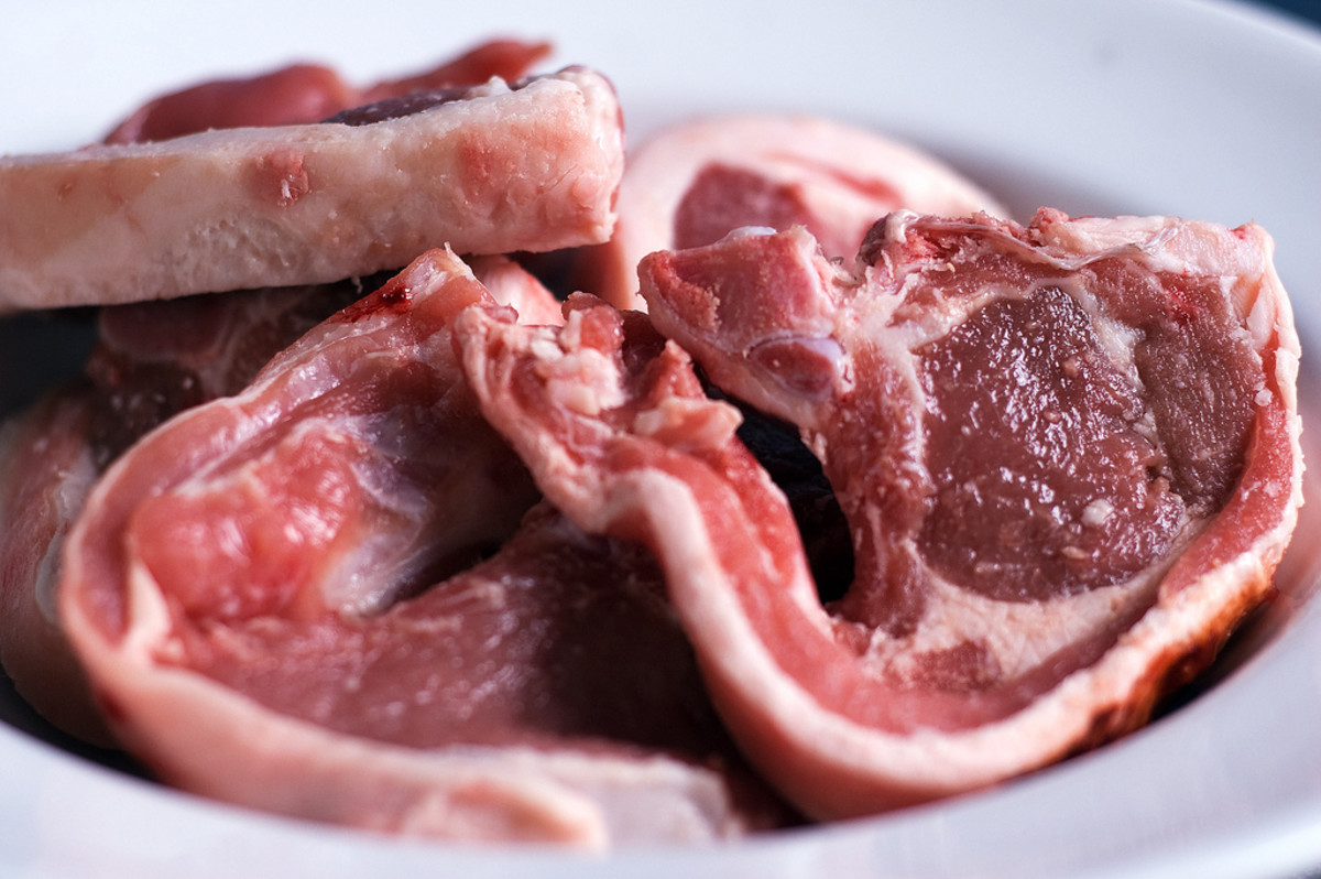 Lamb chops are a beautiful meat, even when they're raw! They would make an excellent gift for a meat lover!