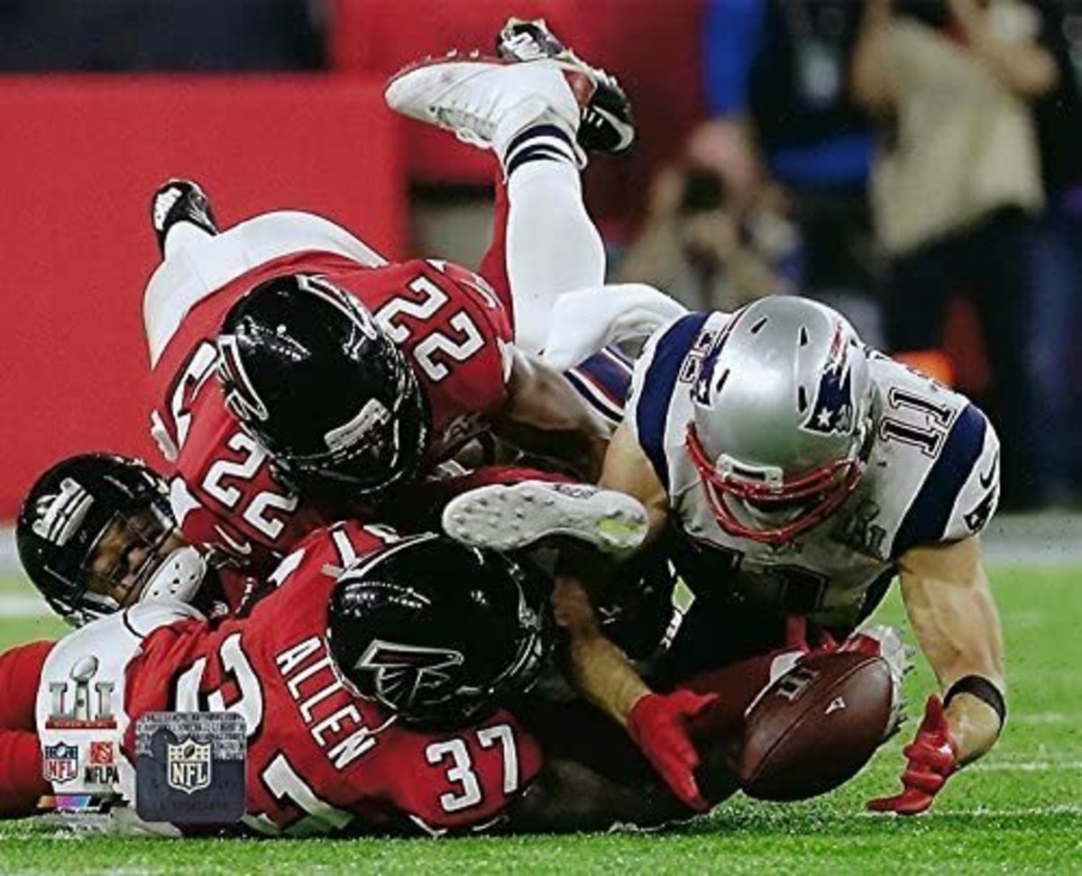 Julian Edelman makes one of the most clutch and outstanding catches in Super Bowl History.