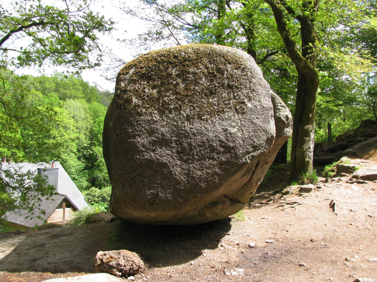 La Roche Tremblante (Trembling Rock - about 12ft long)