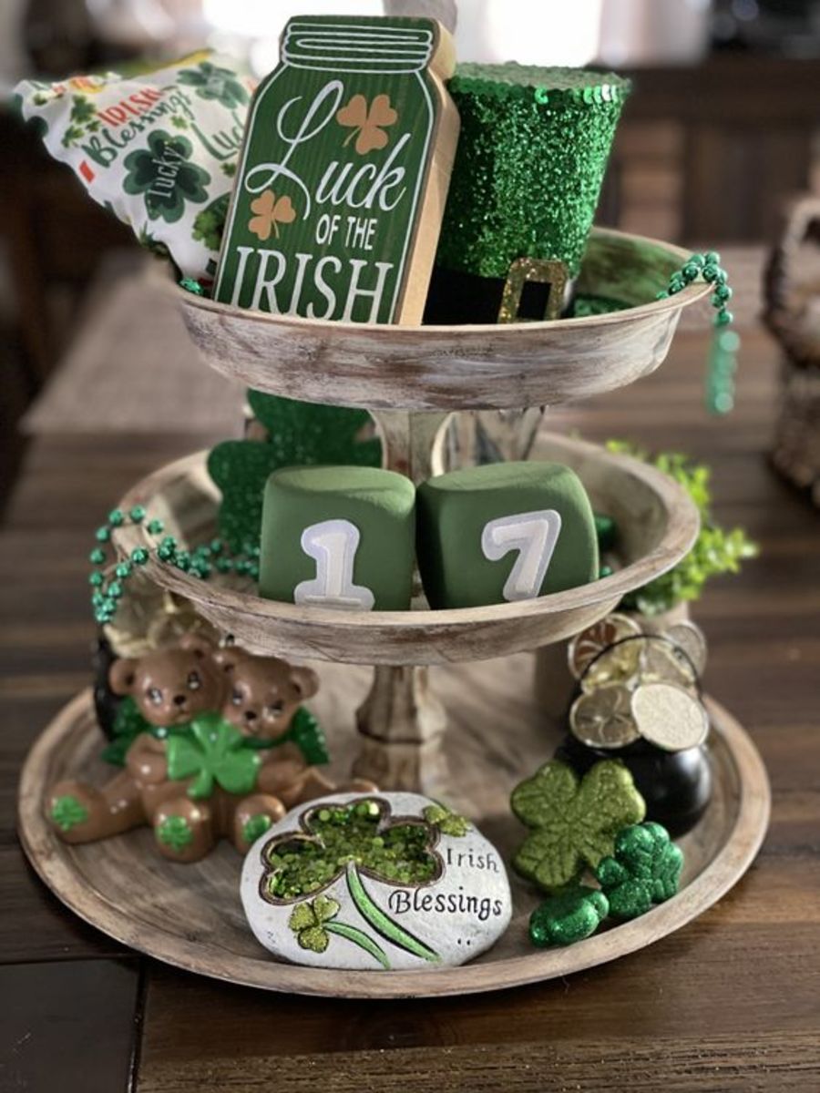 St Patrick’s Day tiered tray set decor