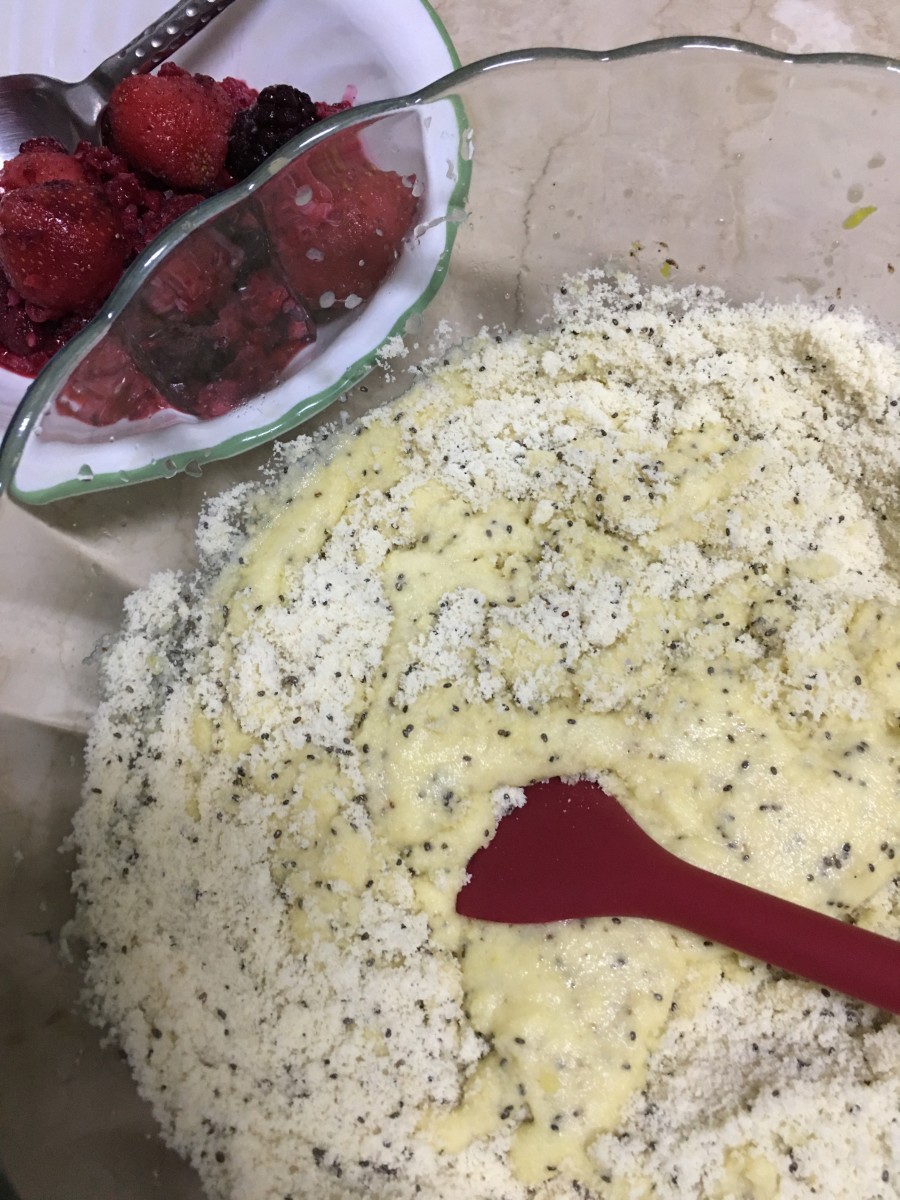 almond-flour-lemon-berry-cake