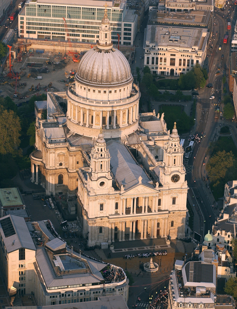 ST PAUL'S CATHEDRAL OF LONDON DESIGNED BY CHRISTOPHER WREN